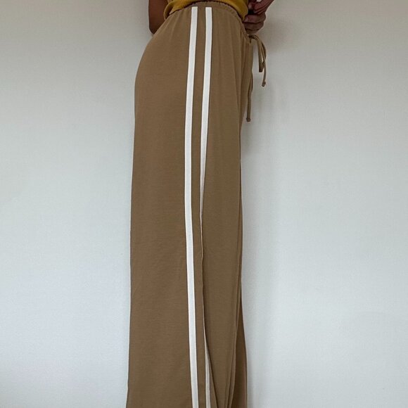 AE WIDE-LEG TRACK PANT - Picture 1 of 7